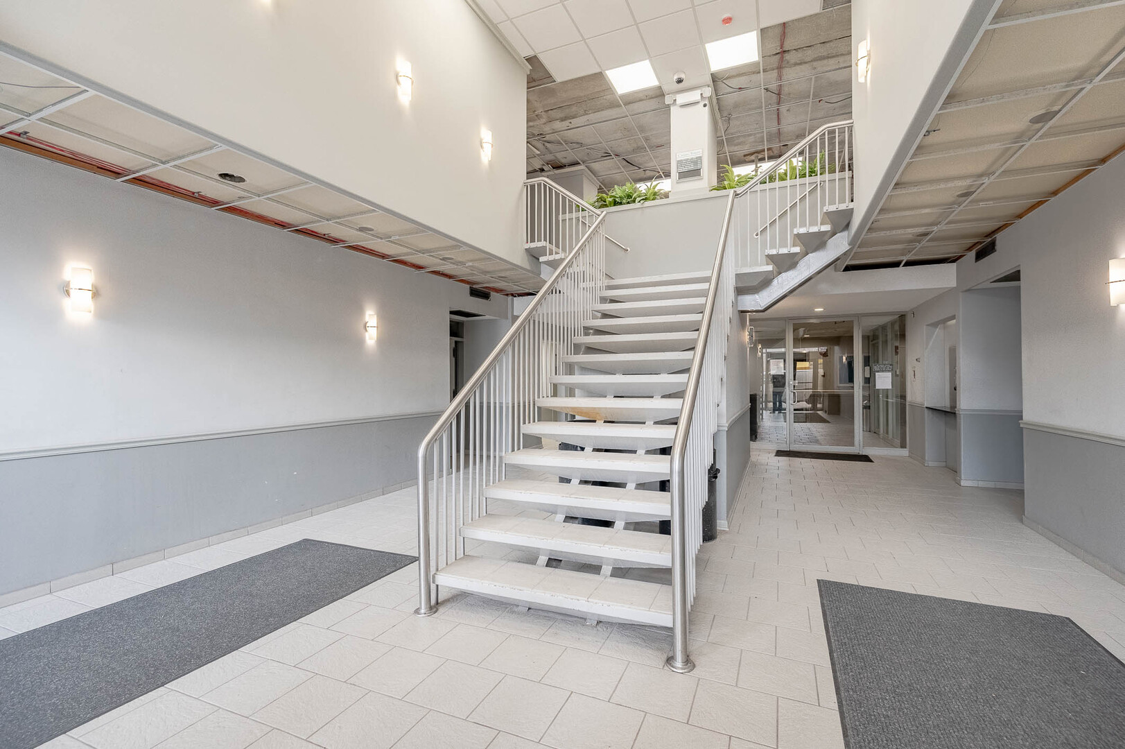 7234 North Avenue - Thumbnail 4