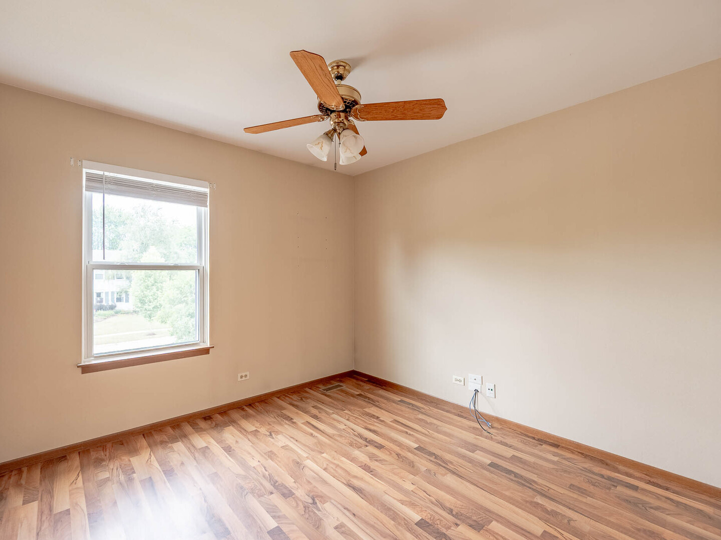 810 Fox Run Lane - Thumbnail 12