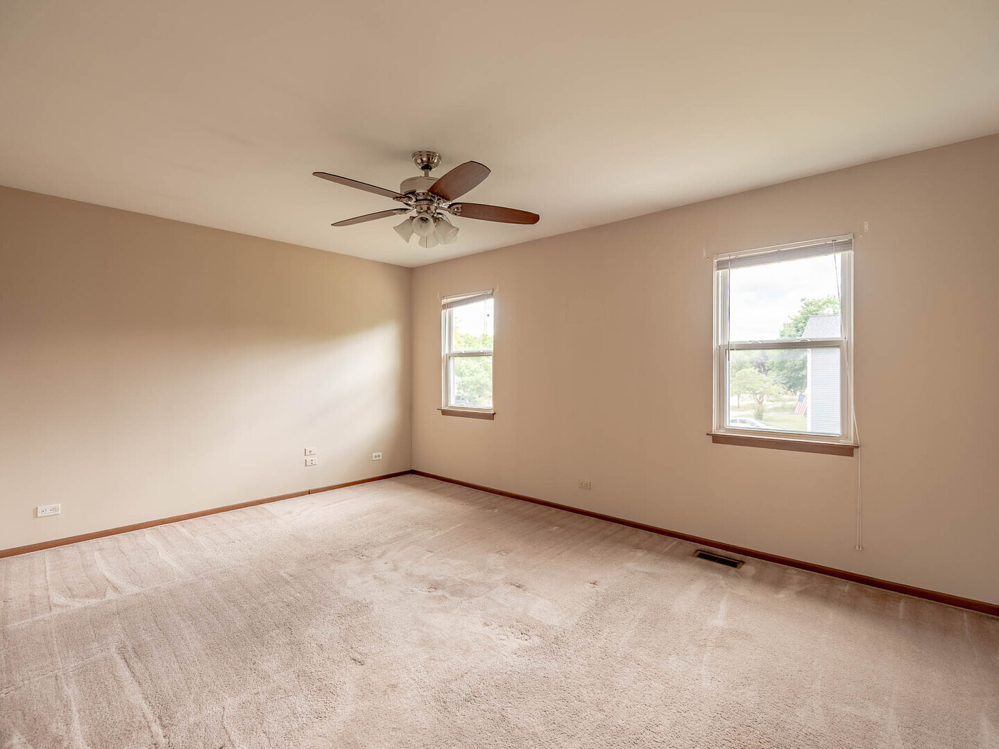 810 Fox Run Lane - Thumbnail 13