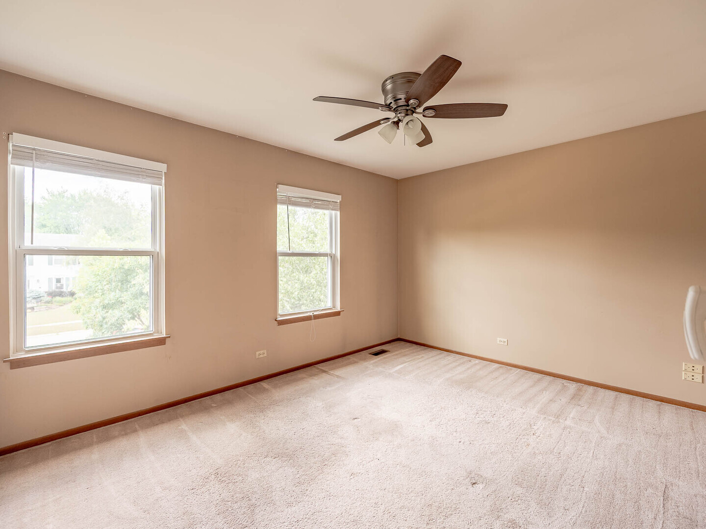 810 Fox Run Lane - Thumbnail 14