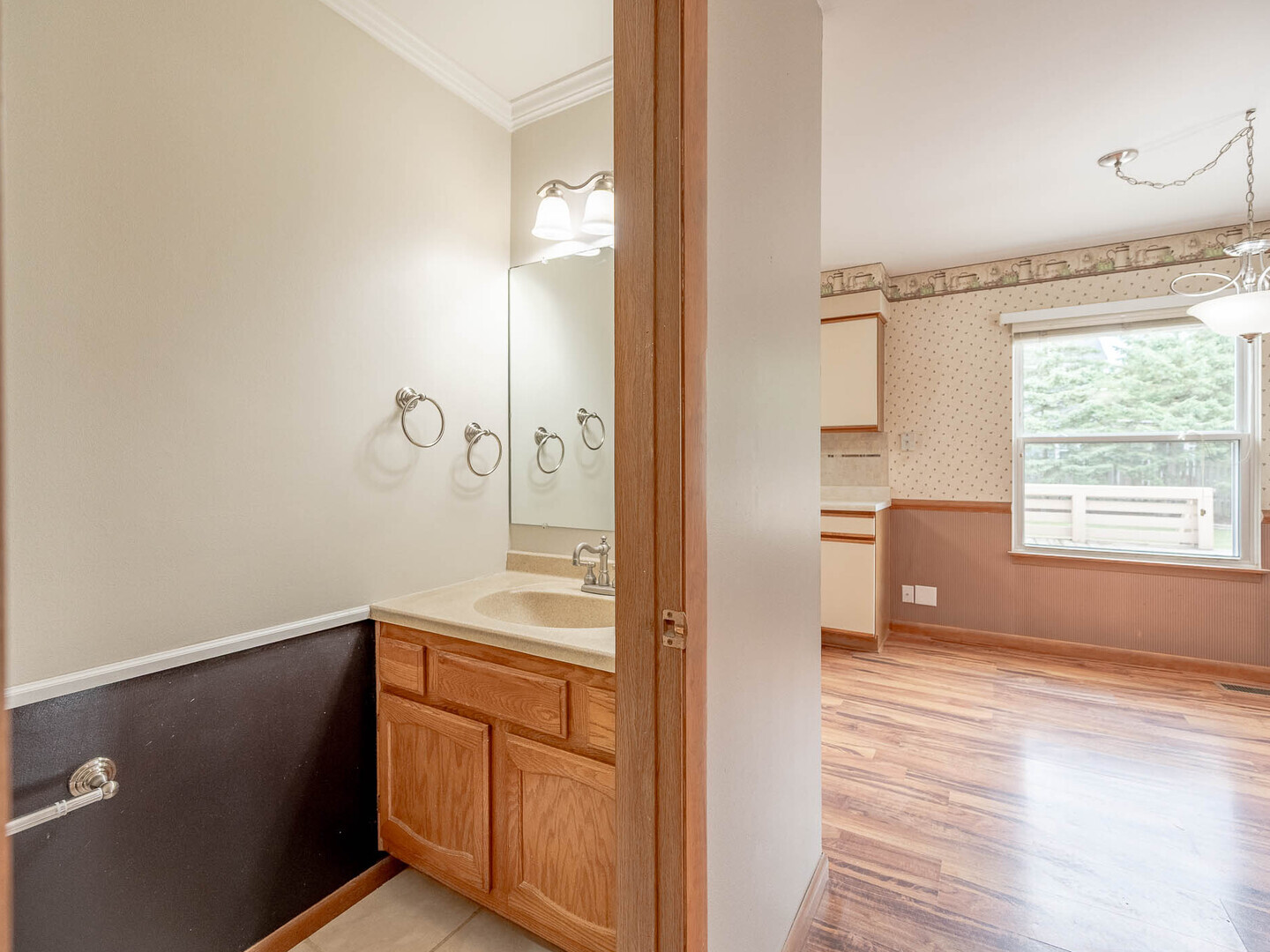 810 Fox Run Lane - Thumbnail 9