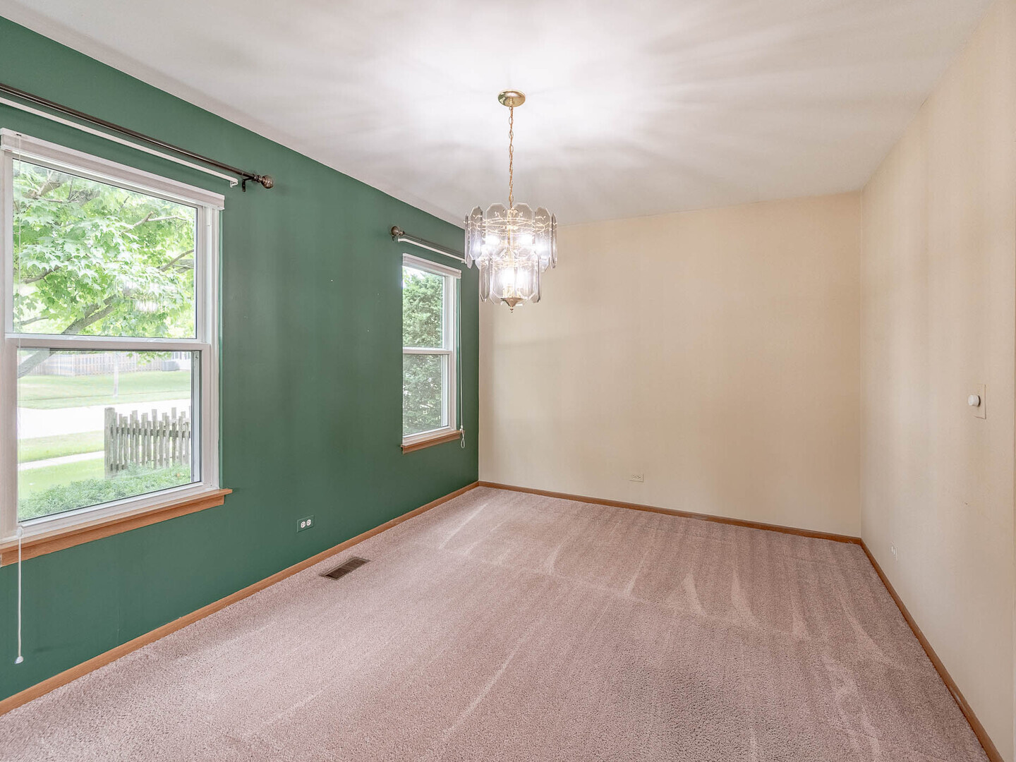 810 Fox Run Lane - Thumbnail 4