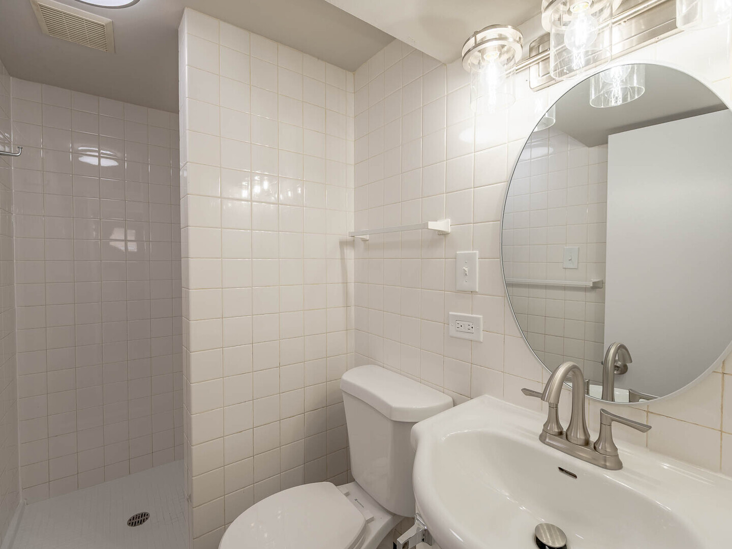 2304 Oakton Street - Thumbnail 11