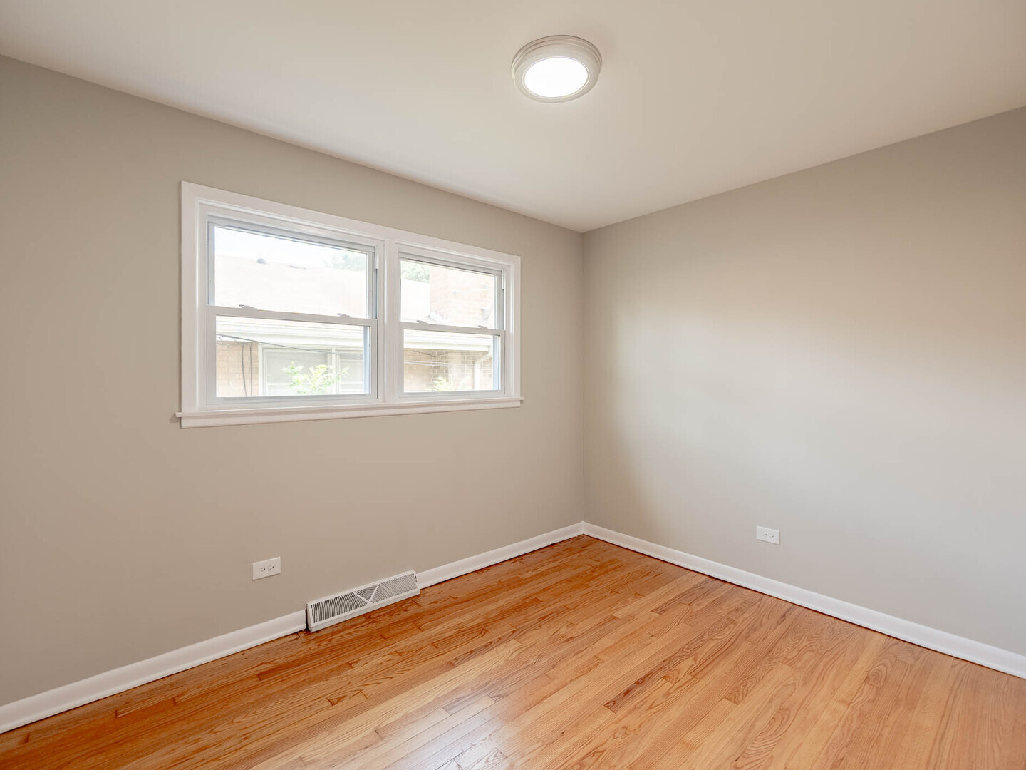 2304 Oakton Street - Thumbnail 7