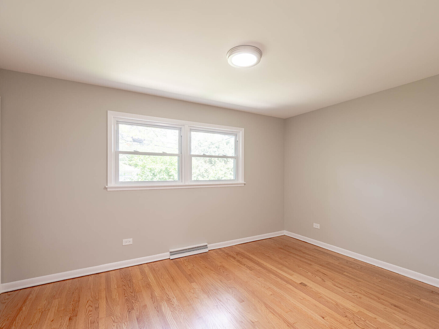 2304 Oakton Street - Thumbnail 8