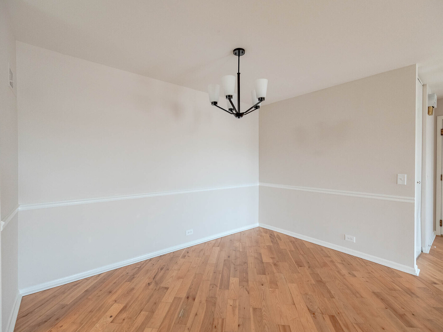 530 Shorely Drive - Thumbnail 3