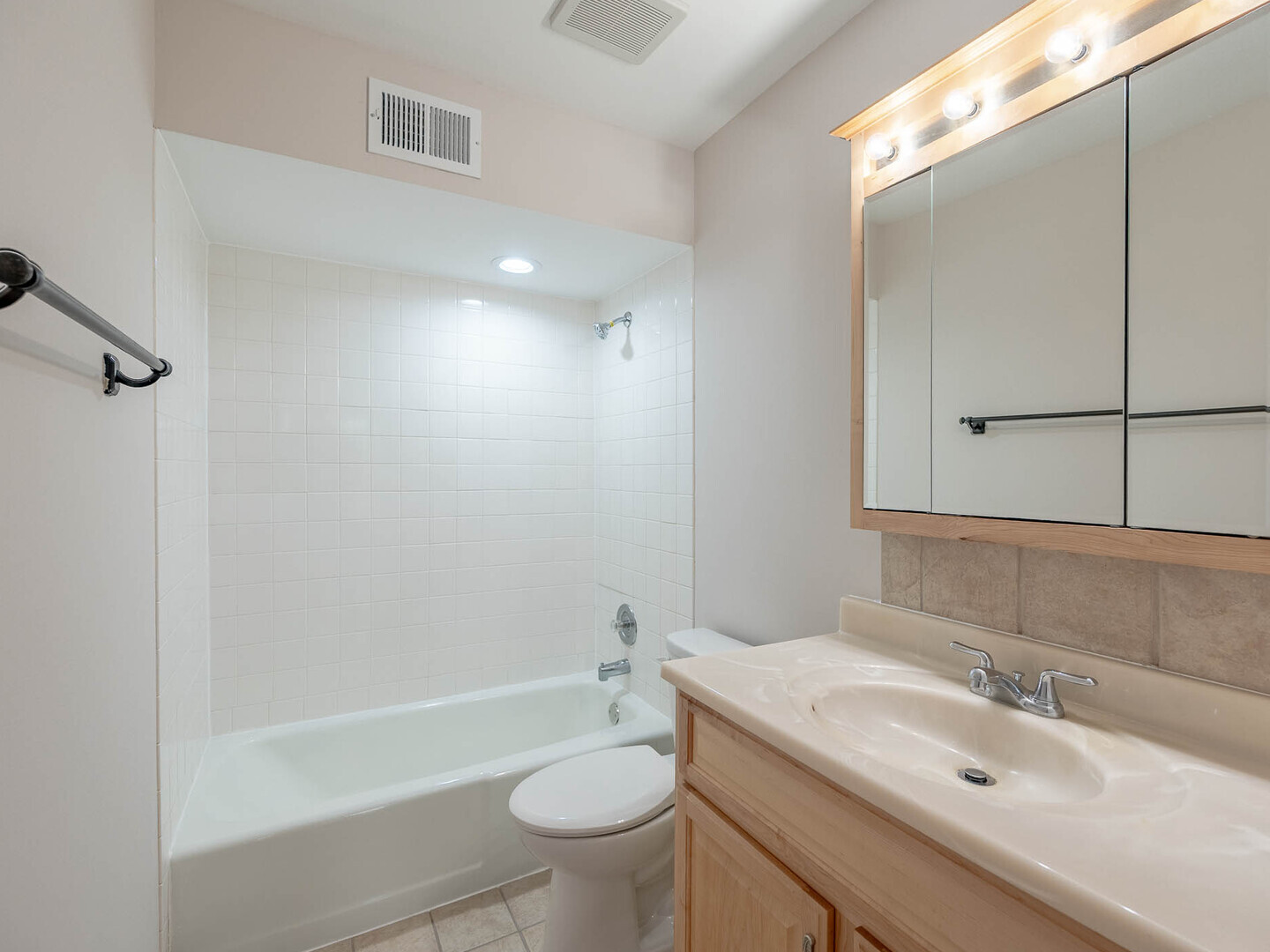 530 Shorely Drive - Thumbnail 9