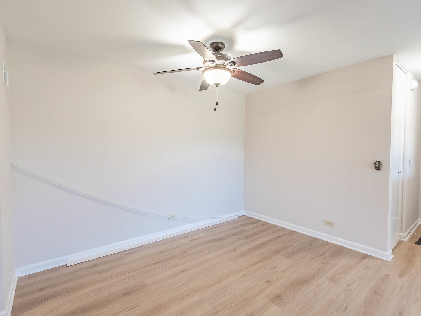 530 Shorely Drive - Thumbnail 4