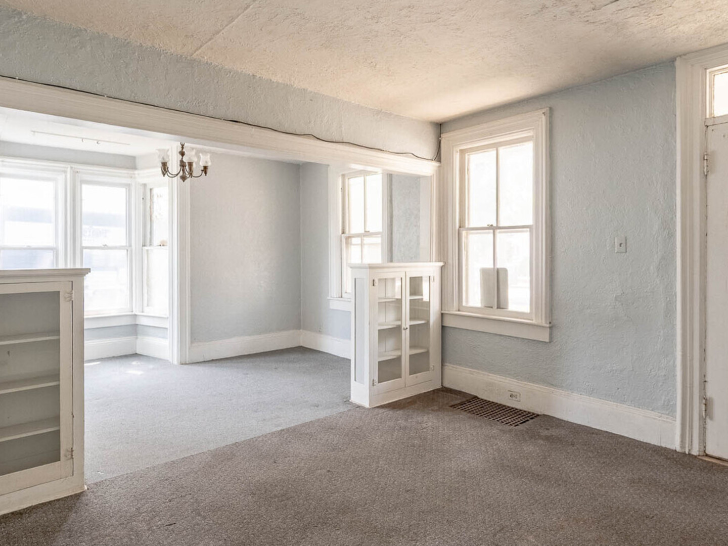 358 360 Hickory Street - Thumbnail 3