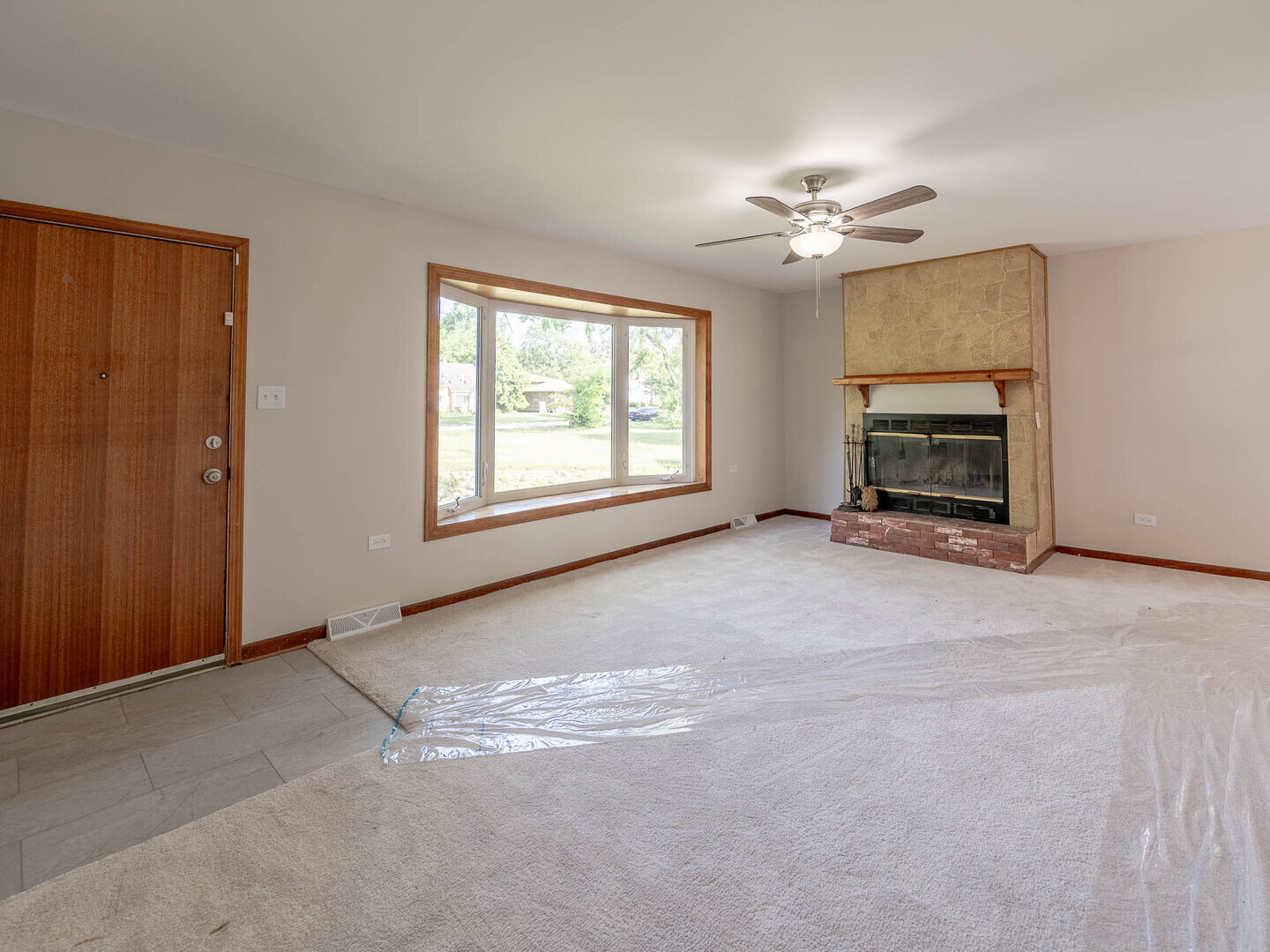 15117 La Crosse Avenue - Thumbnail 4