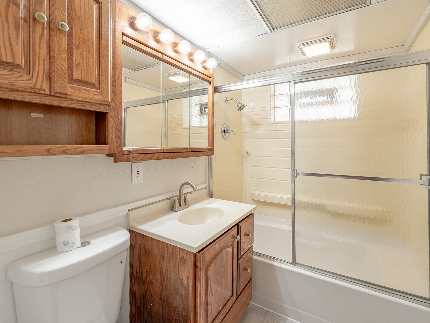 15117 La Crosse Avenue - Thumbnail 8