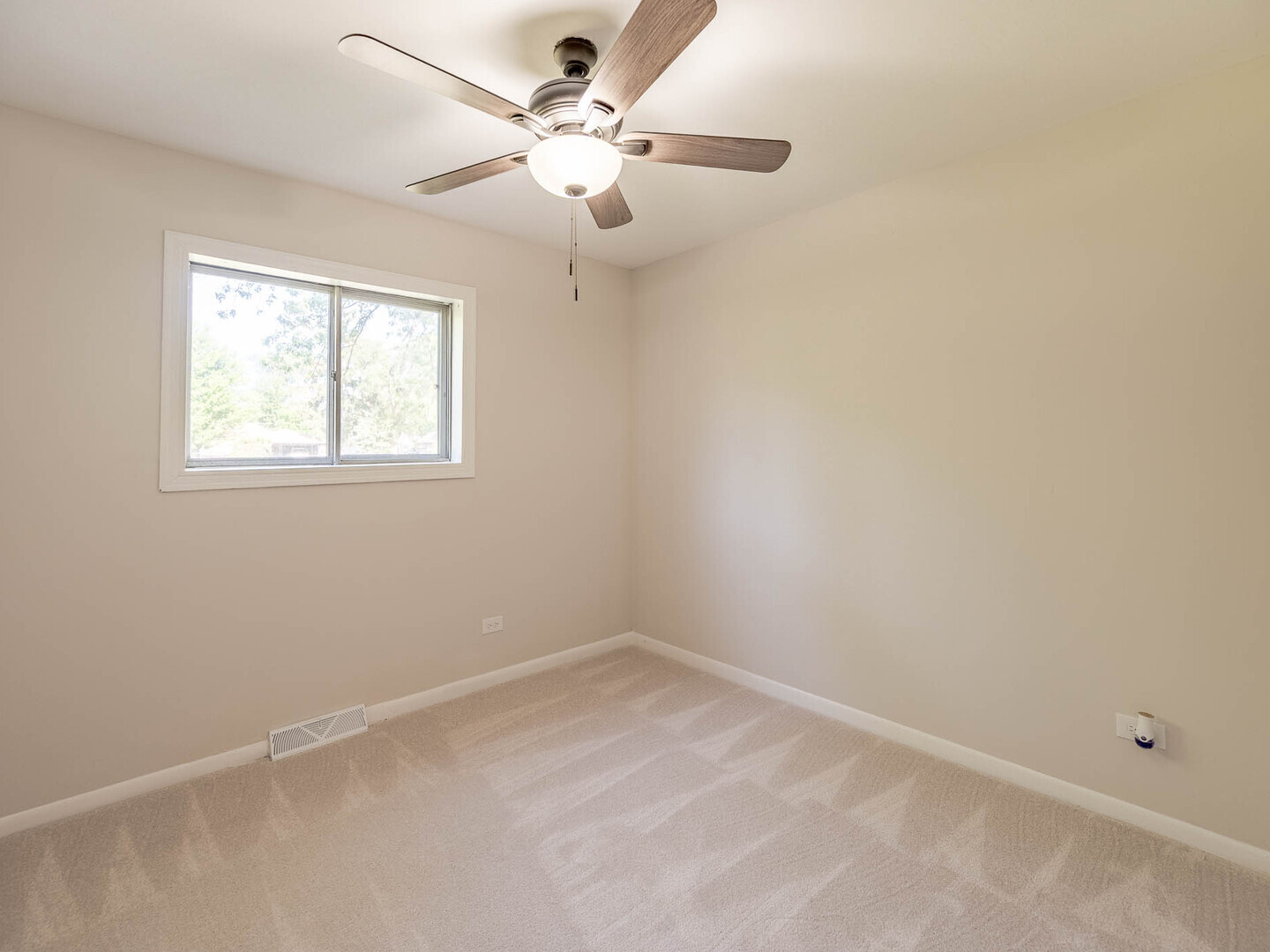 15117 La Crosse Avenue - Thumbnail 9