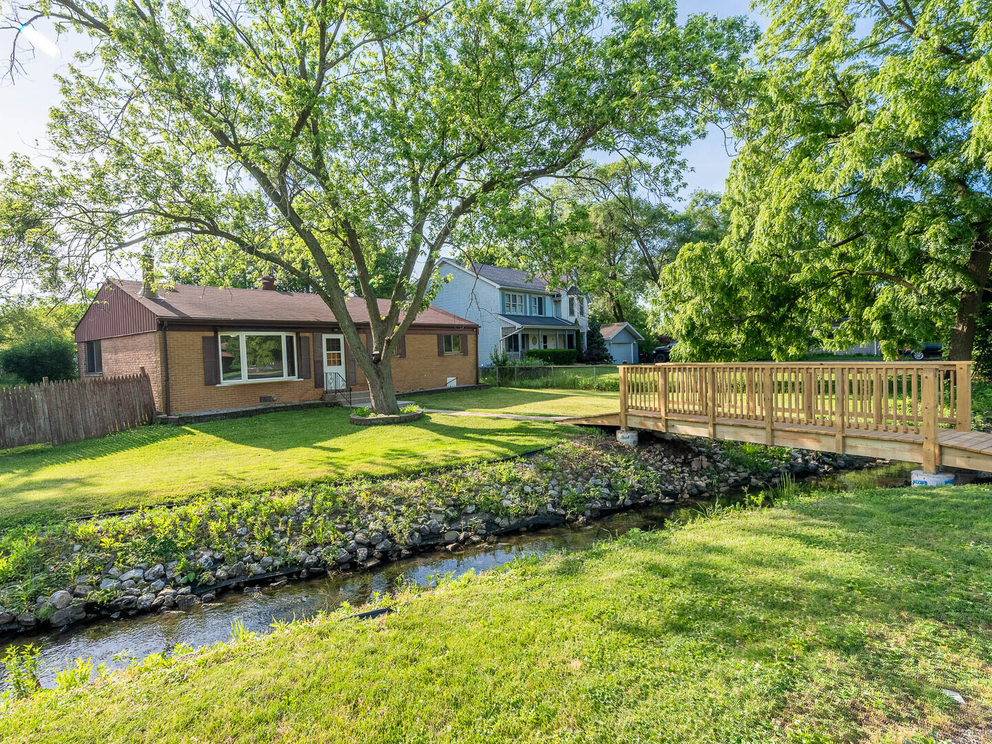 15117 La Crosse Avenue - Thumbnail 2