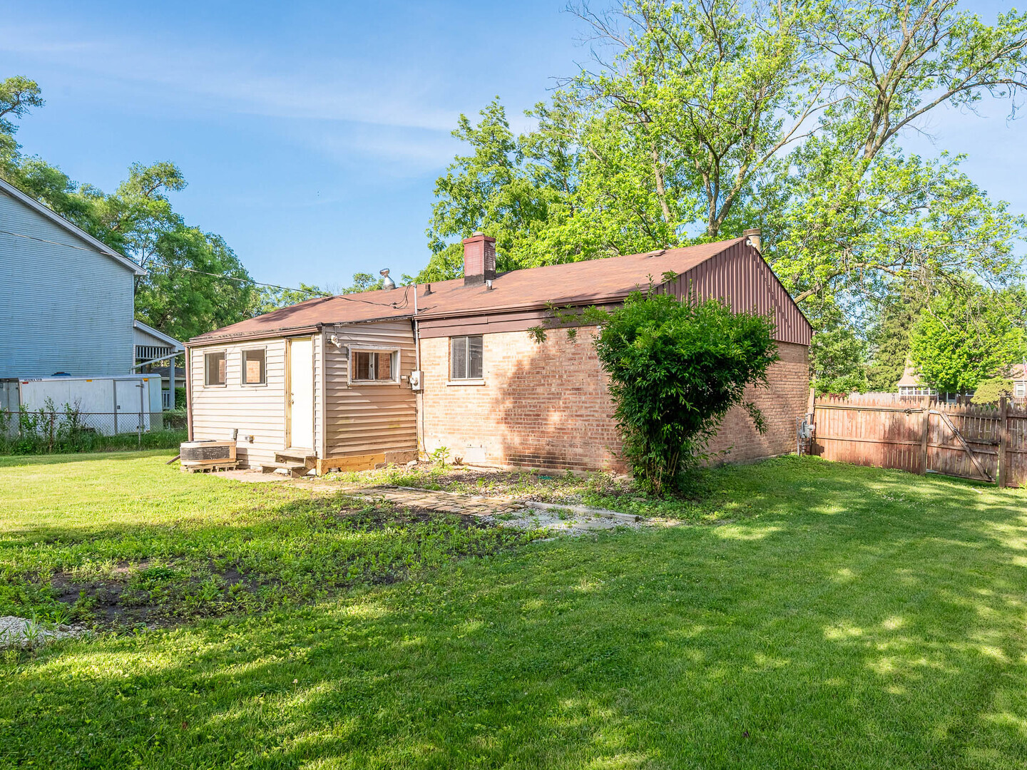 15117 La Crosse Avenue - Thumbnail 13