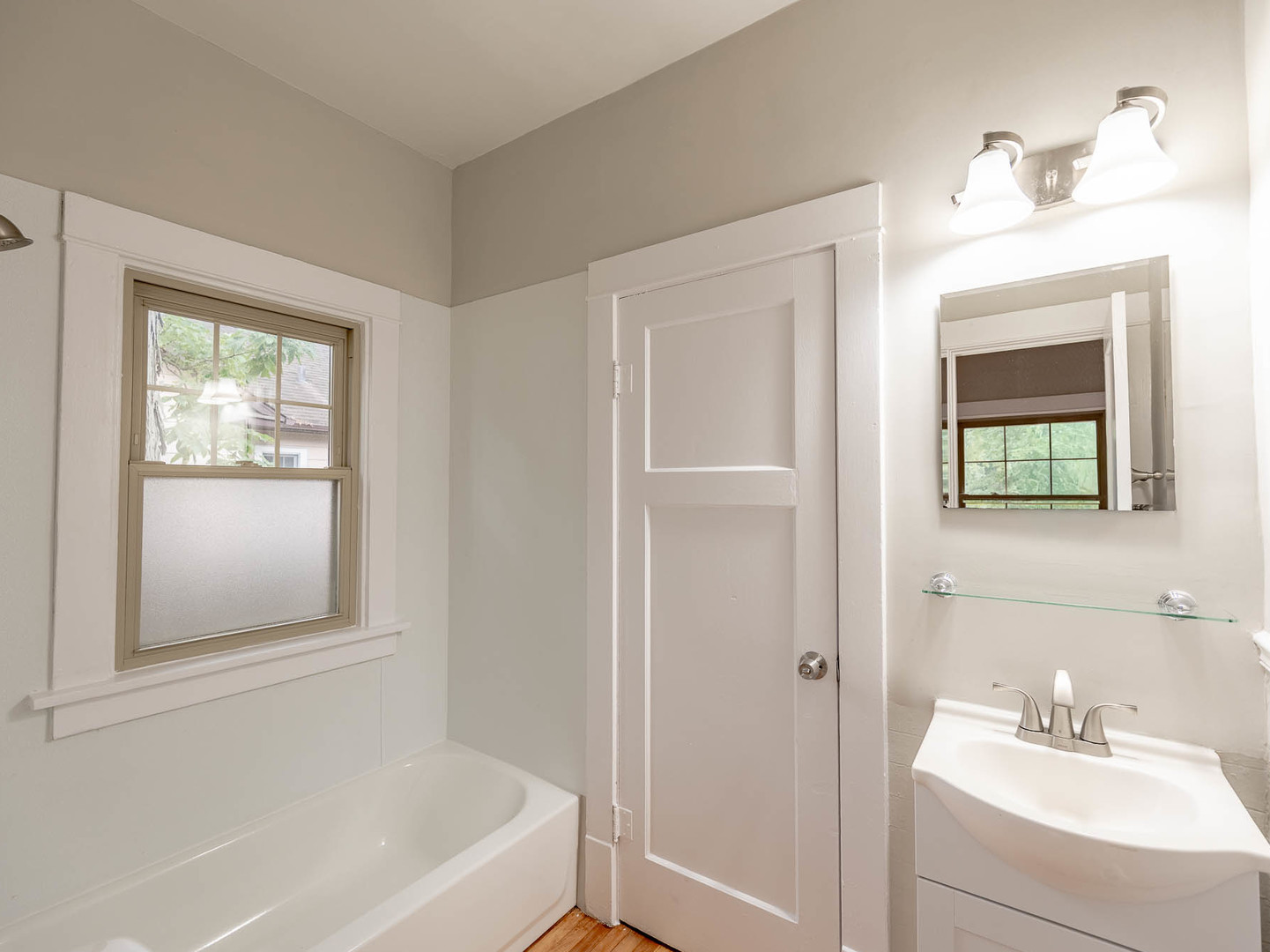 256 Stanley Avenue - Thumbnail 10