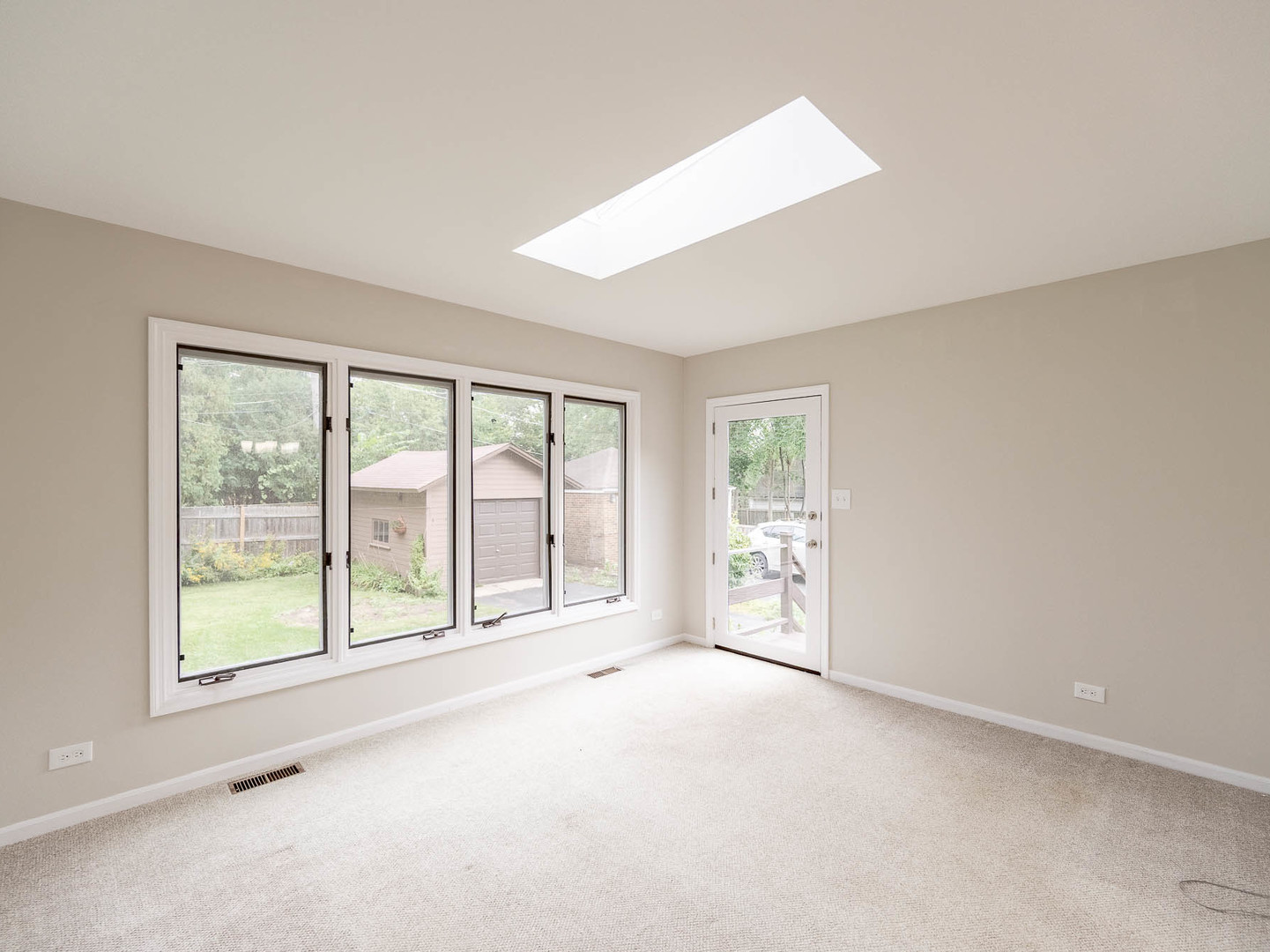 256 Stanley Avenue - Thumbnail 8