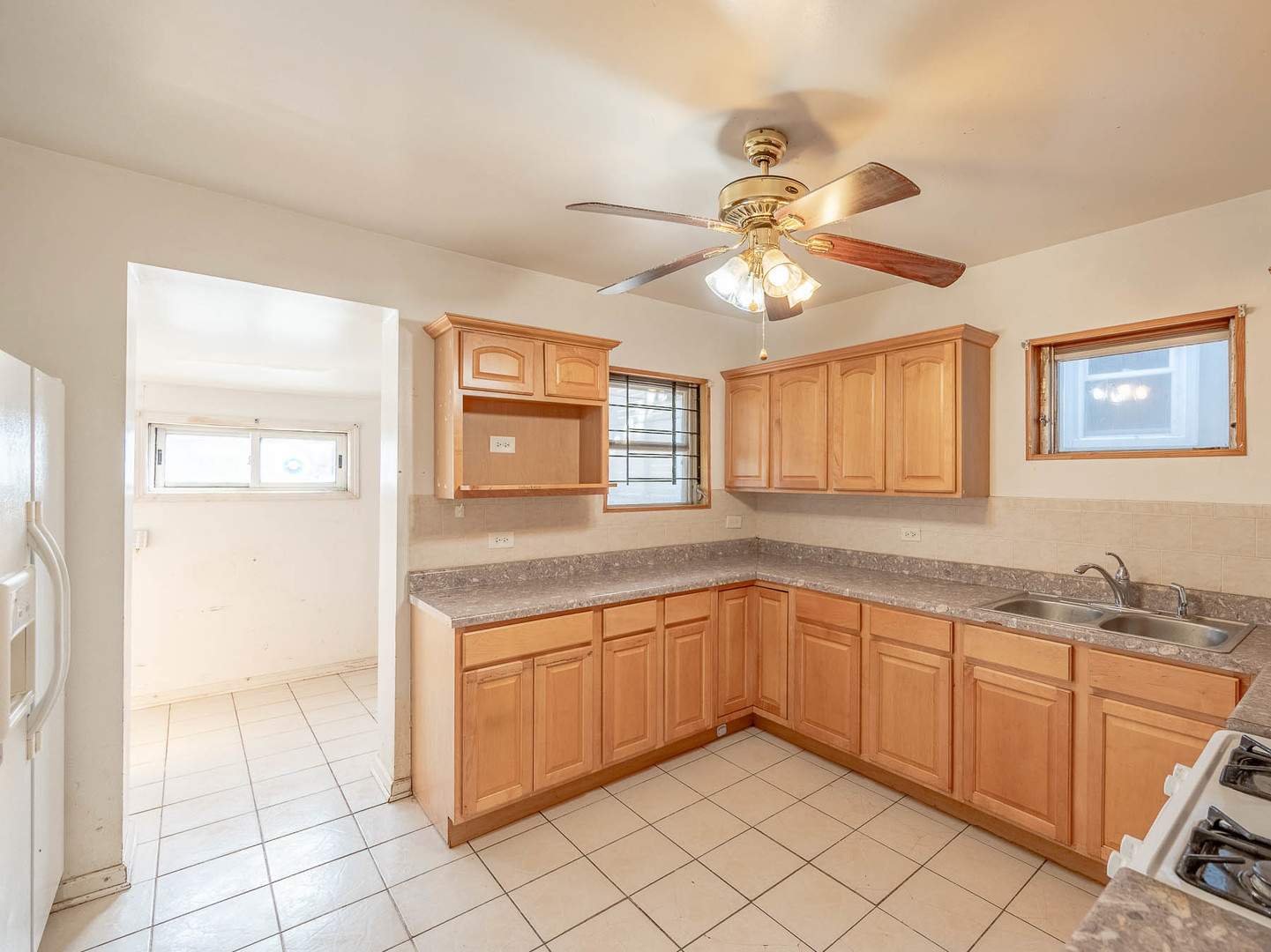 2435 Monticello Avenue - Thumbnail 5