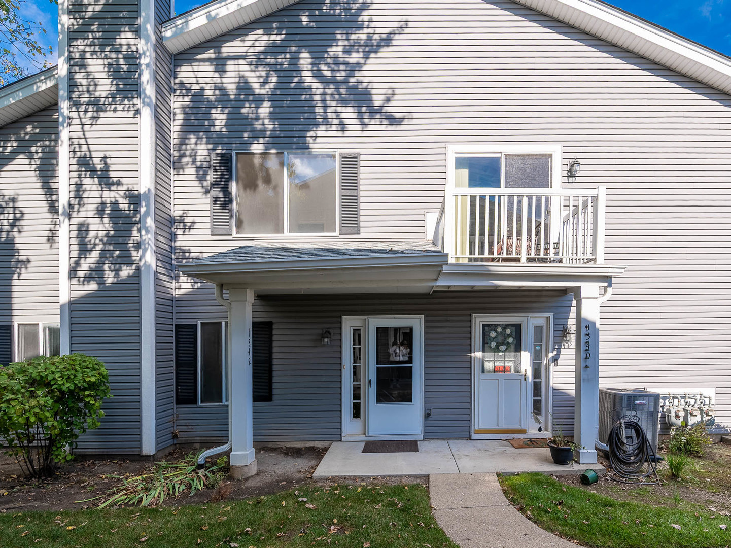 1342 Barclay Lane - Thumbnail 2