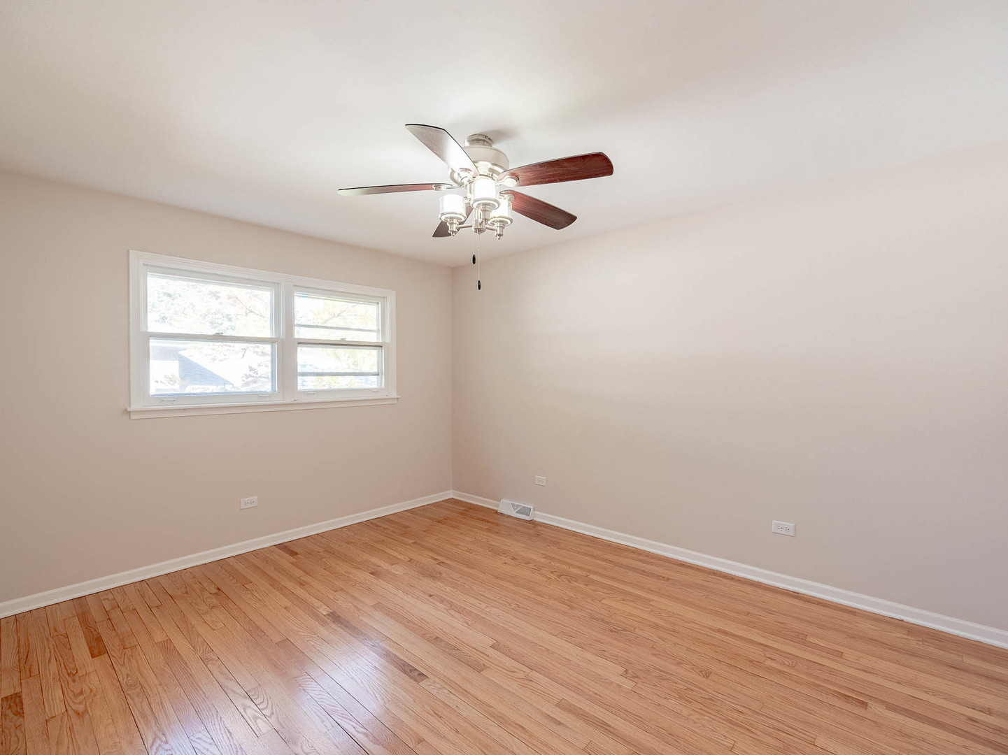 7104 Blackburn Avenue - Thumbnail 10