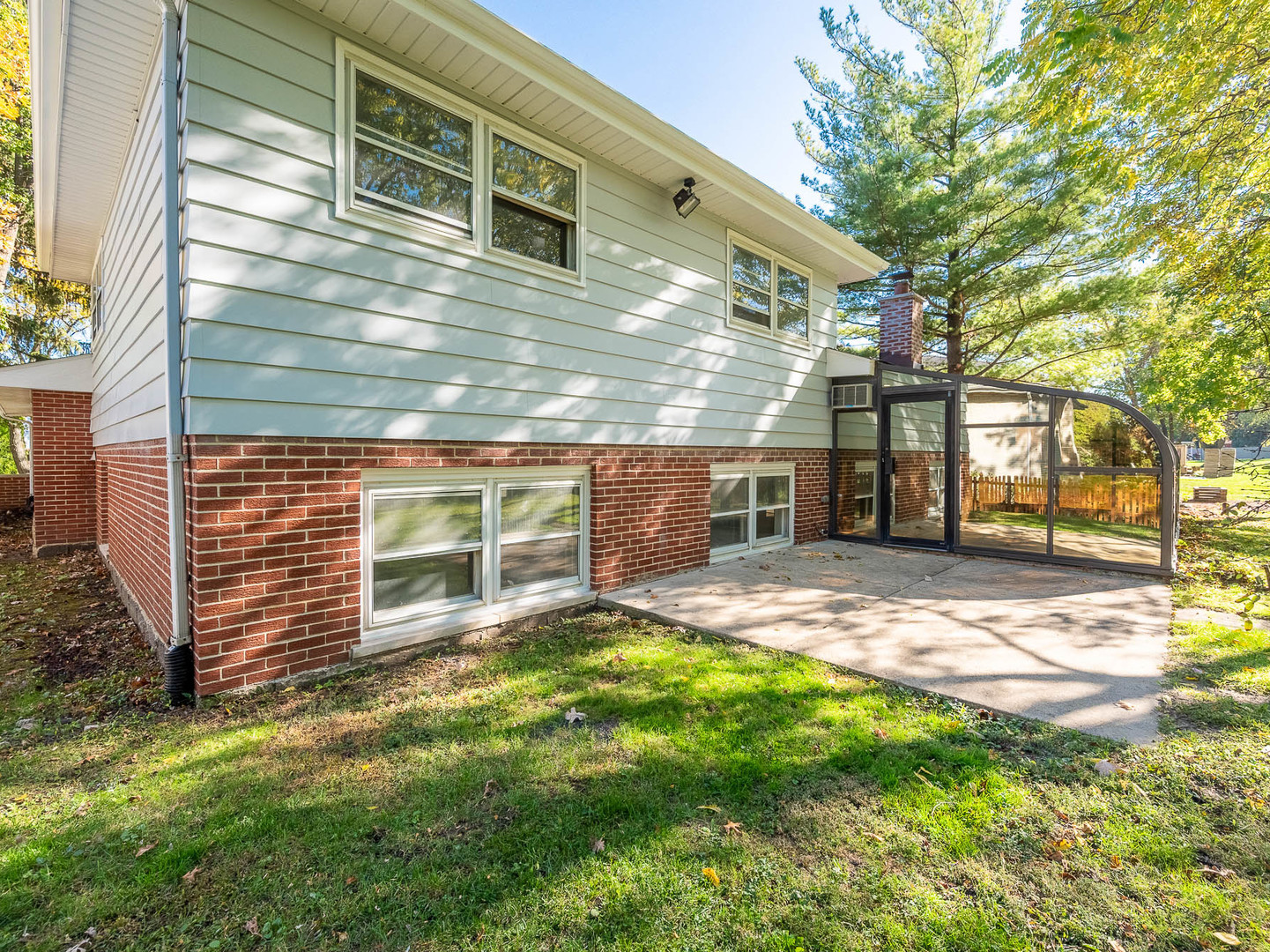 7104 Blackburn Avenue - Thumbnail 15