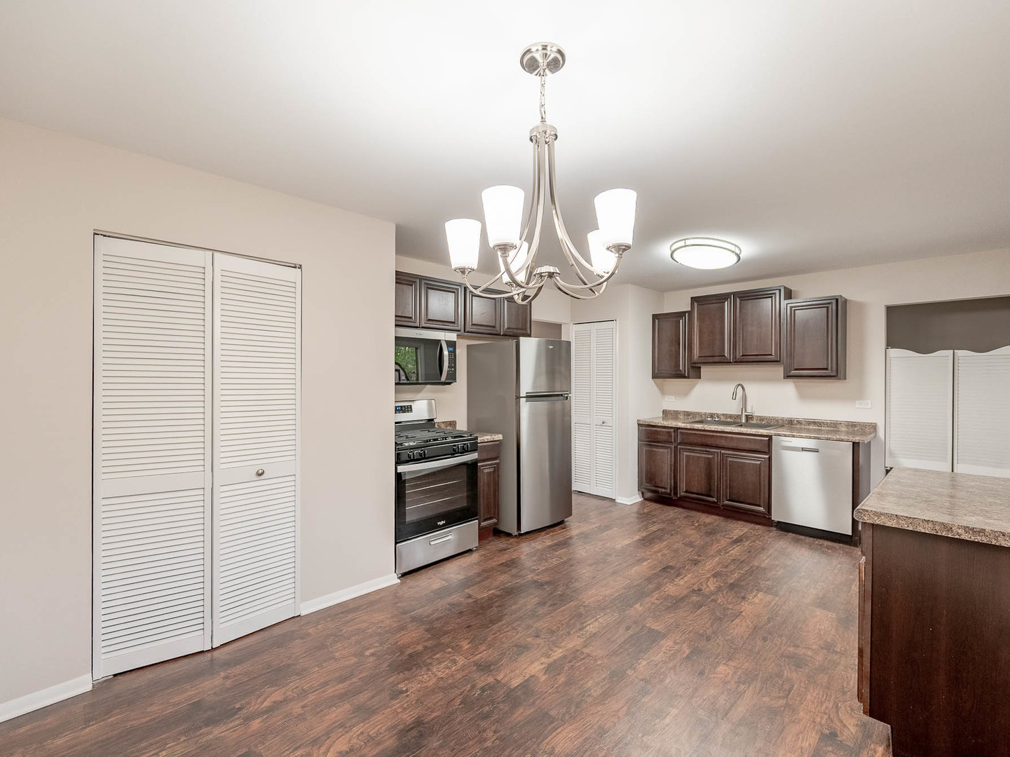 418 Tanglewood Drive - Thumbnail 4