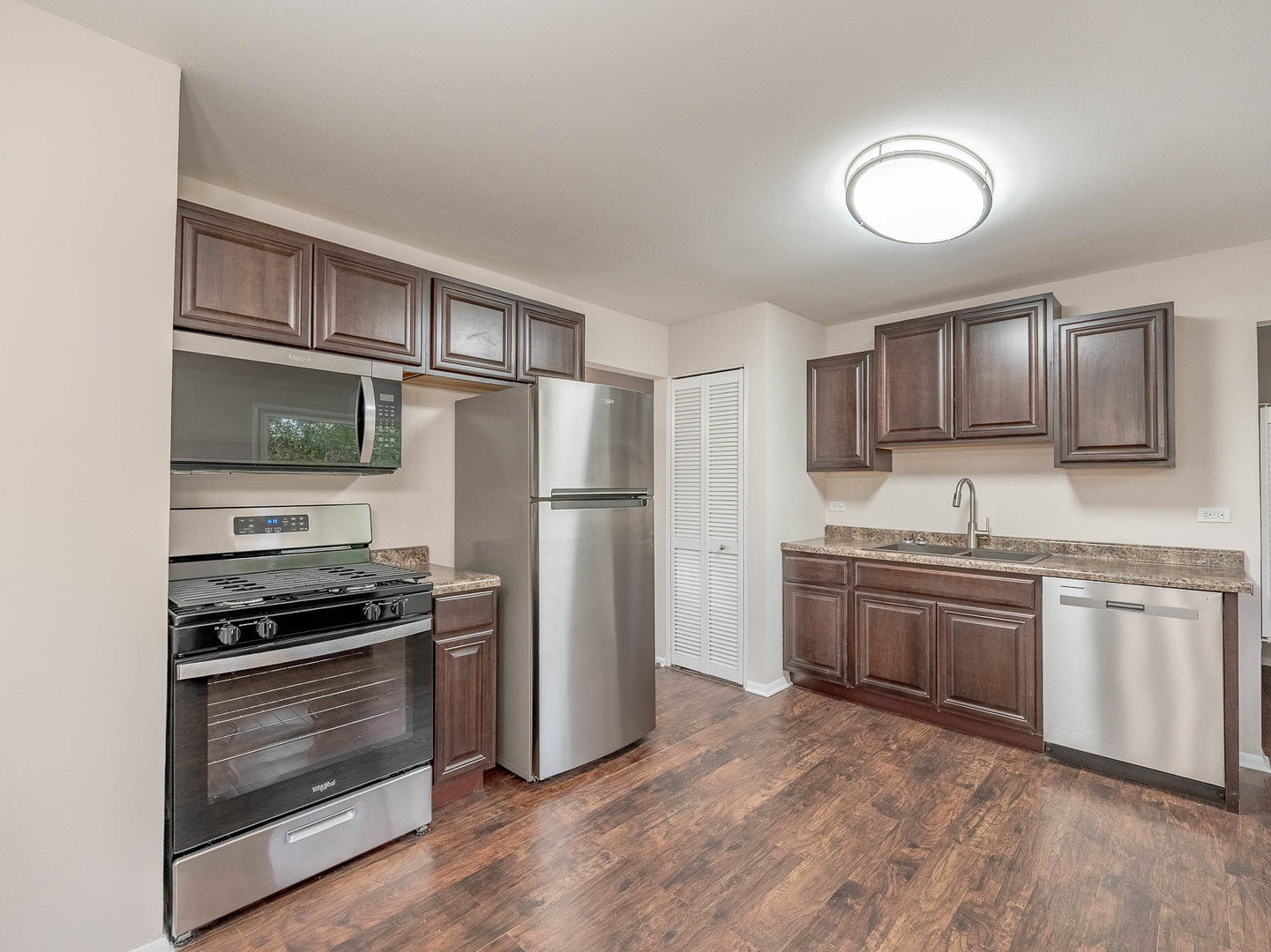 418 Tanglewood Drive - Thumbnail 5