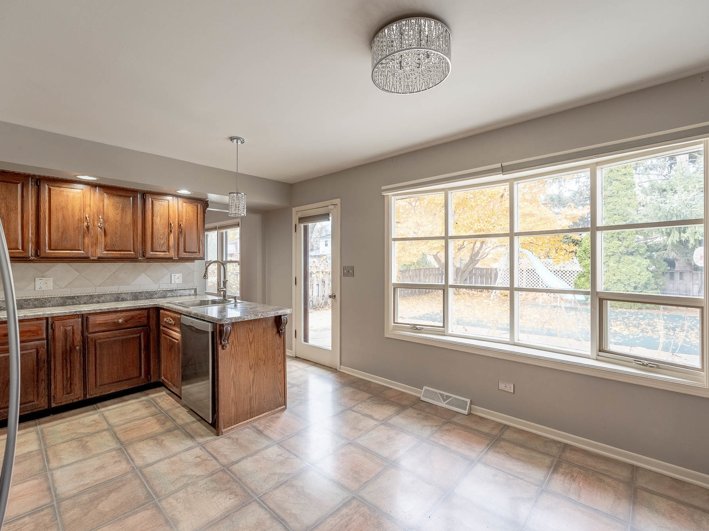 247 Arapahoe Trail - Thumbnail 7