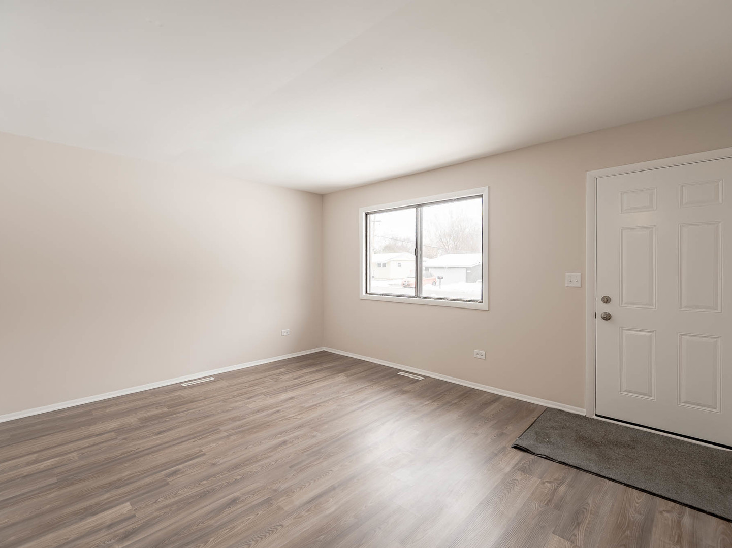 1807 Parklane Avenue - Thumbnail 3