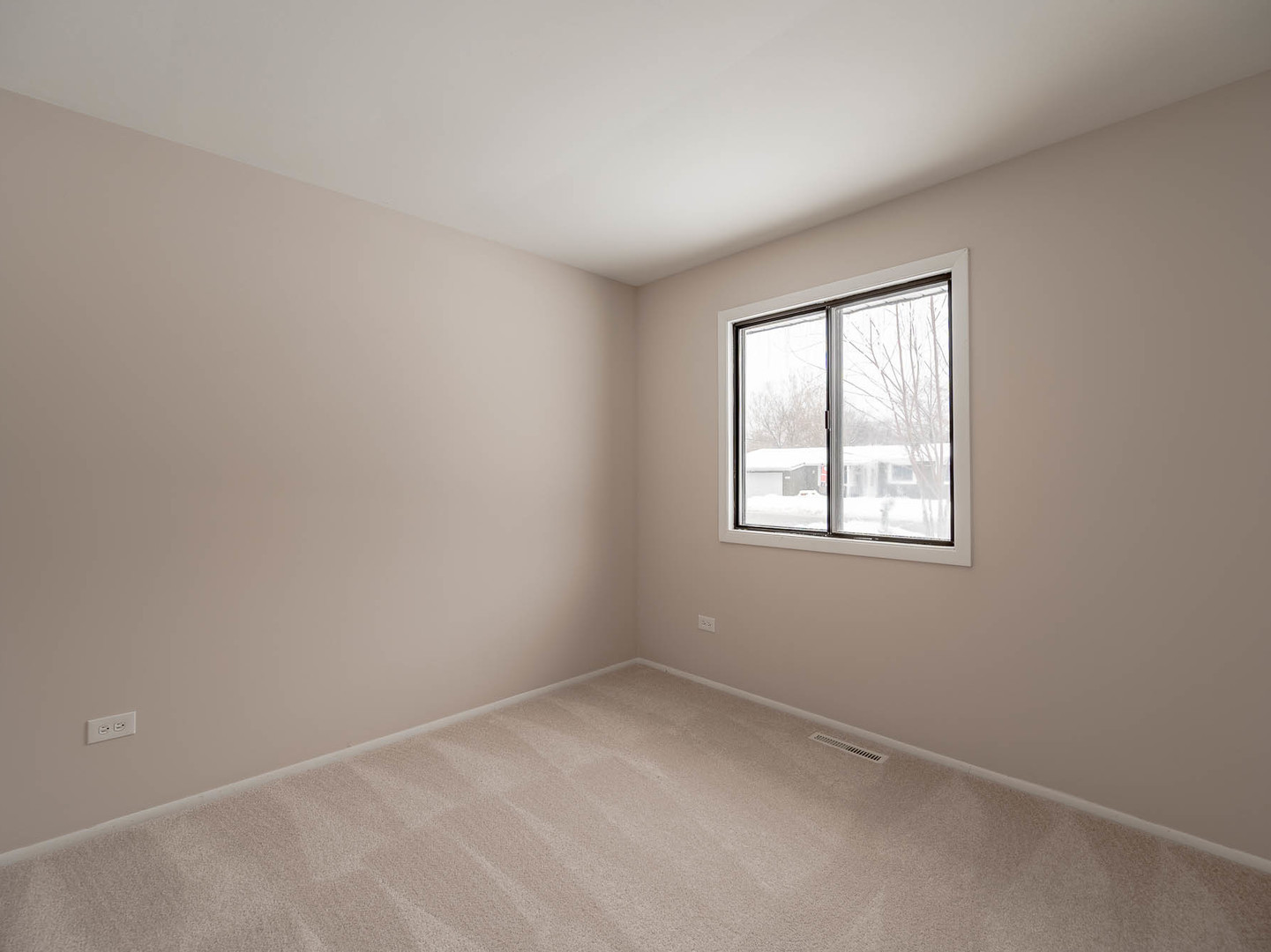 1807 Parklane Avenue - Thumbnail 9