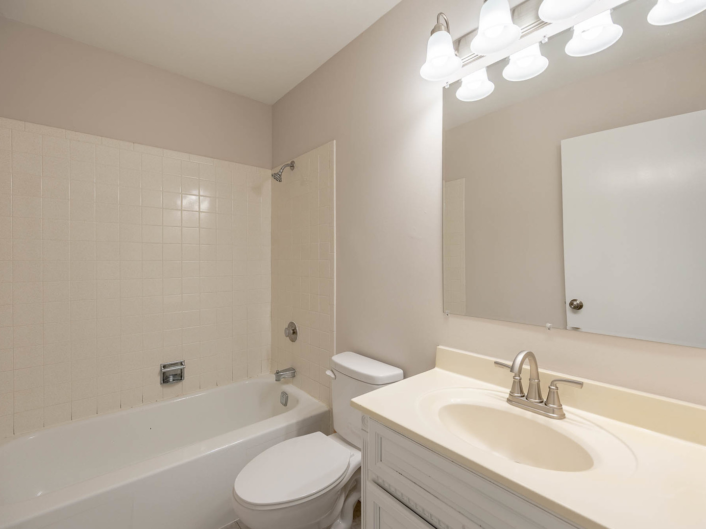 1807 Parklane Avenue - Thumbnail 10