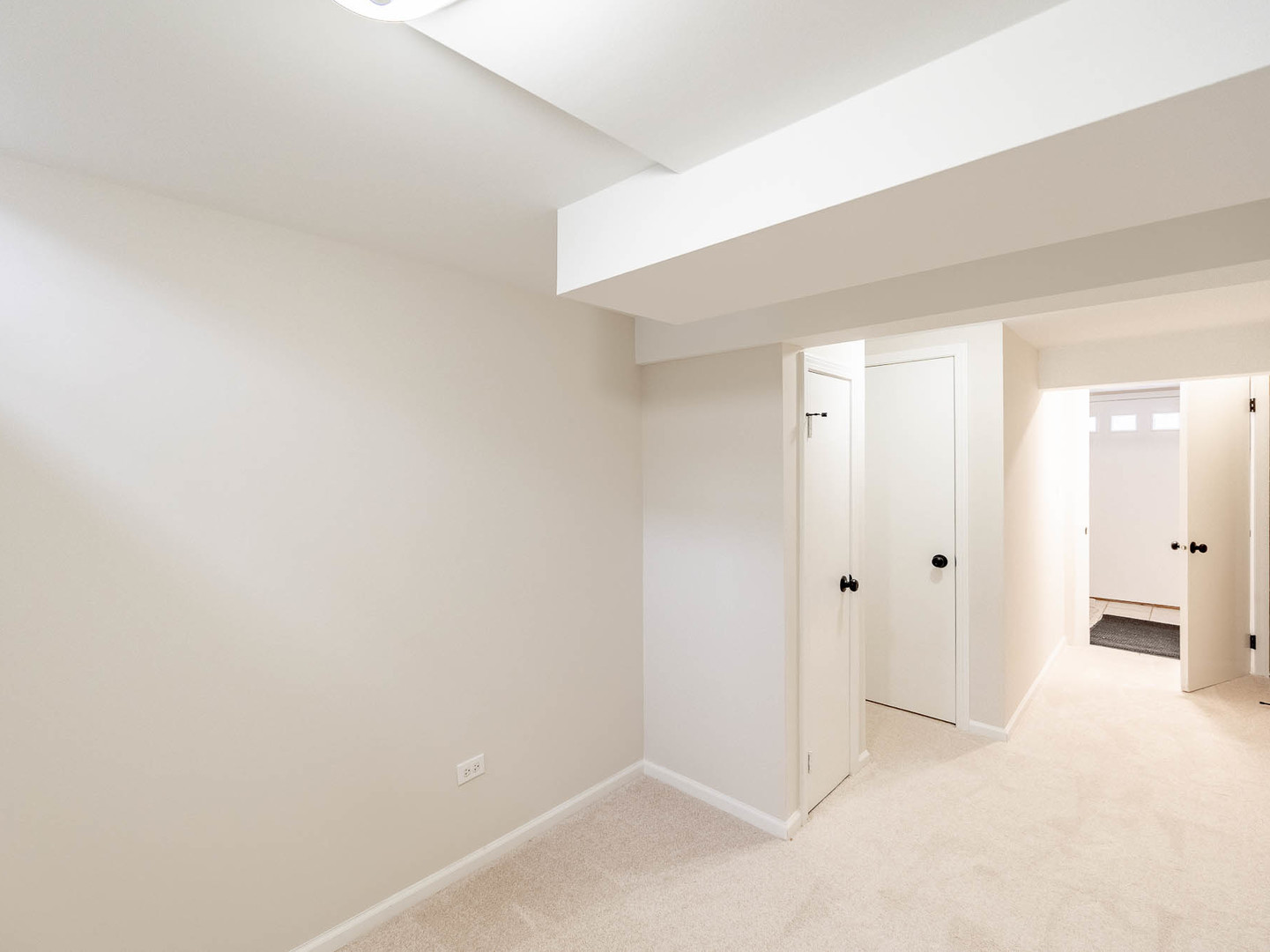 1933 Williamsburg Drive - Thumbnail 11