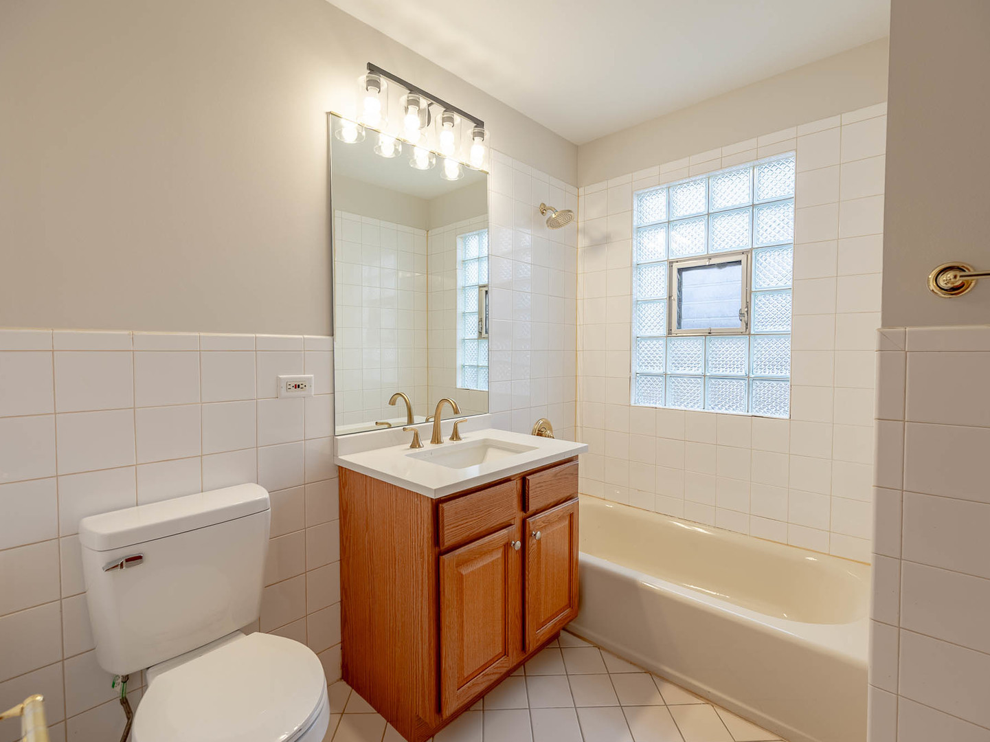 5635 Kostner Avenue - Thumbnail 15