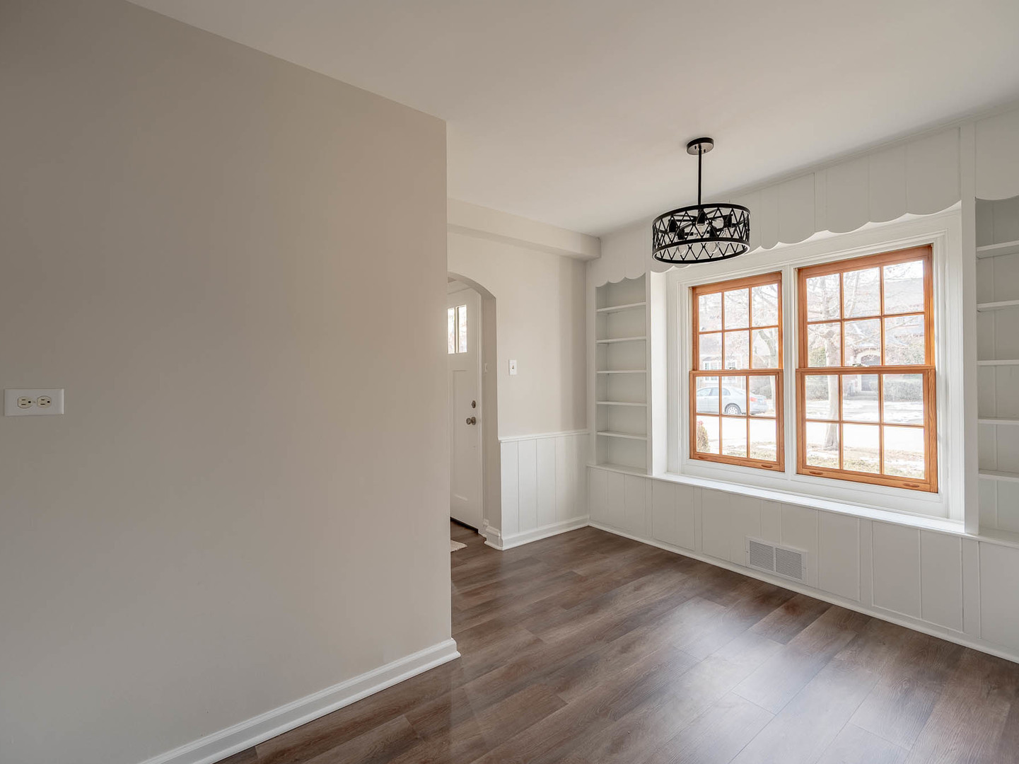 5635 Kostner Avenue - Thumbnail 3