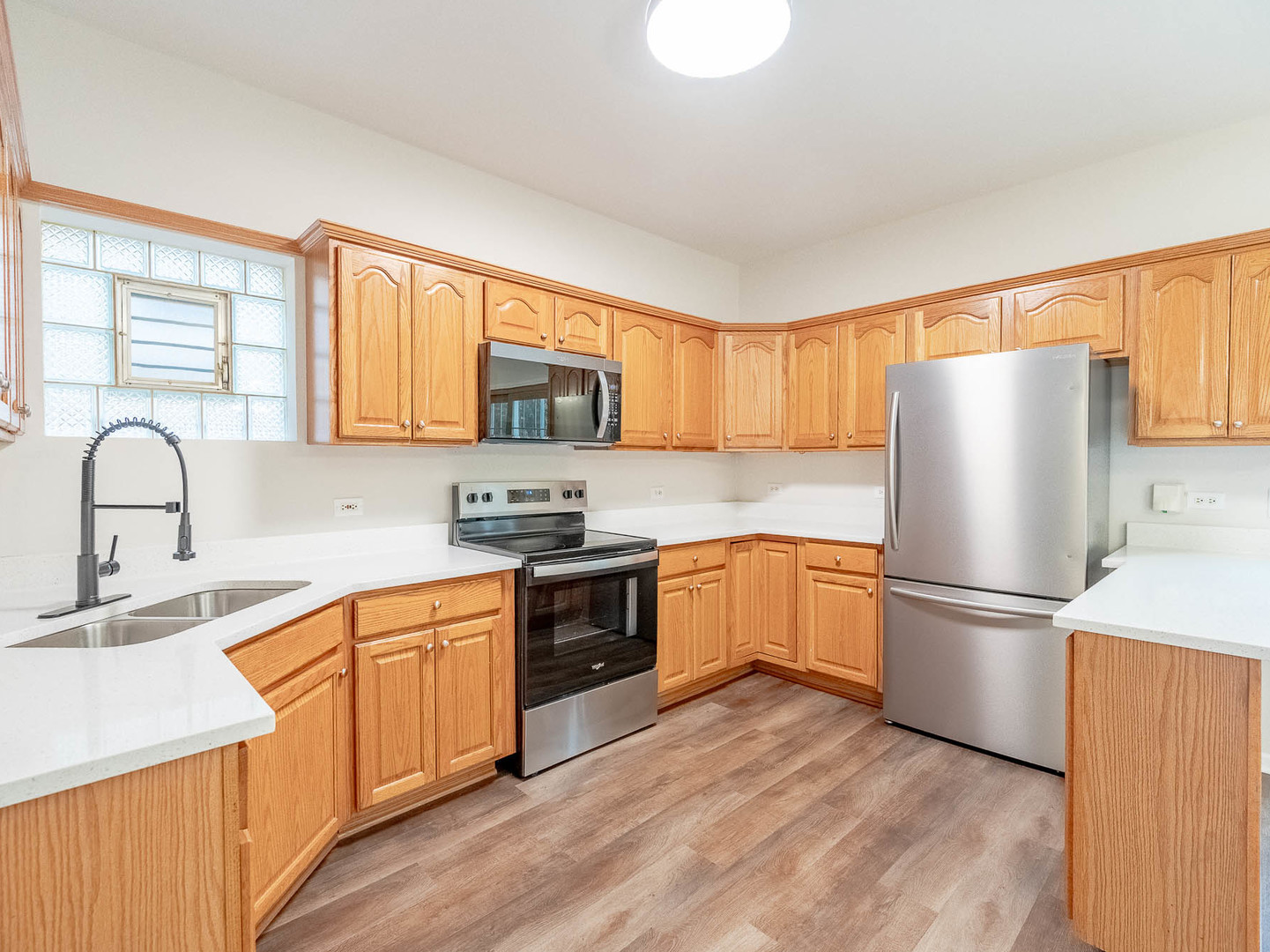 5635 Kostner Avenue - Thumbnail 7