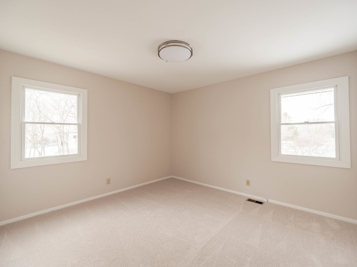 1200 Nippert Drive - Thumbnail 4