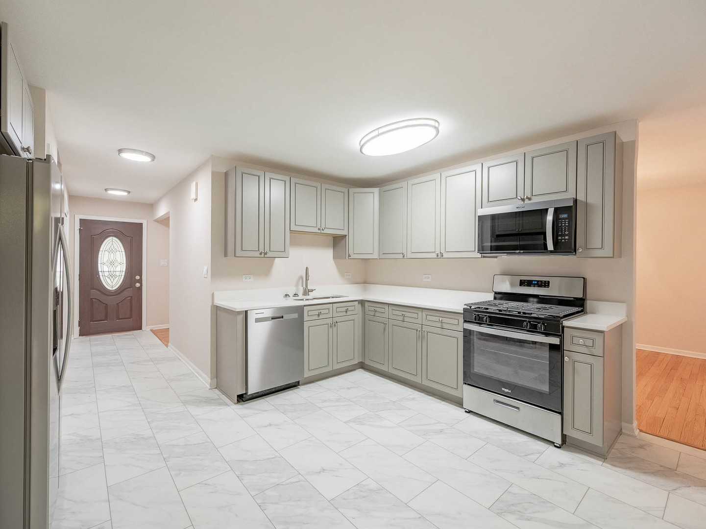 7104 Blackburn Avenue - Thumbnail 4