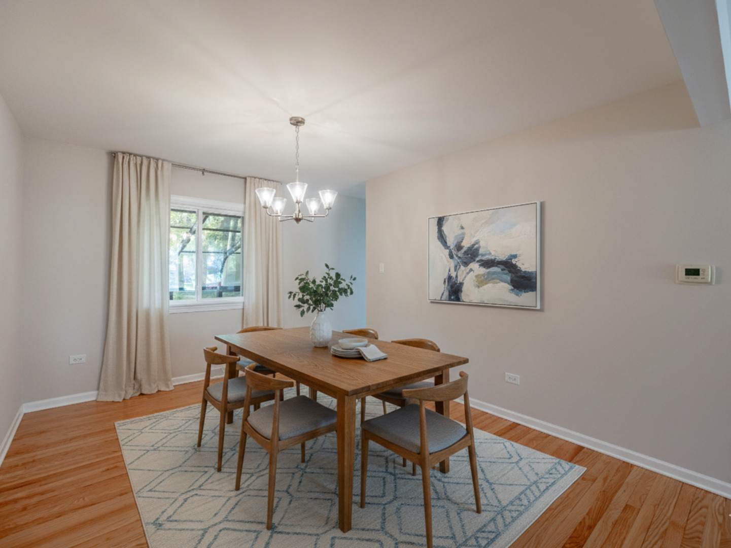 7104 Blackburn Avenue - Thumbnail 3