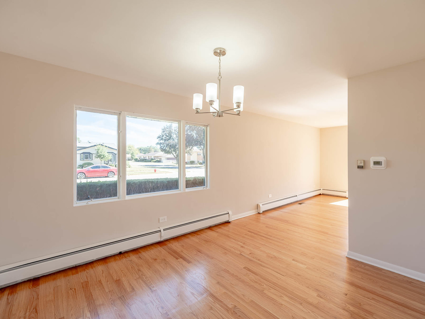 2858 Kensington Avenue - Thumbnail 3