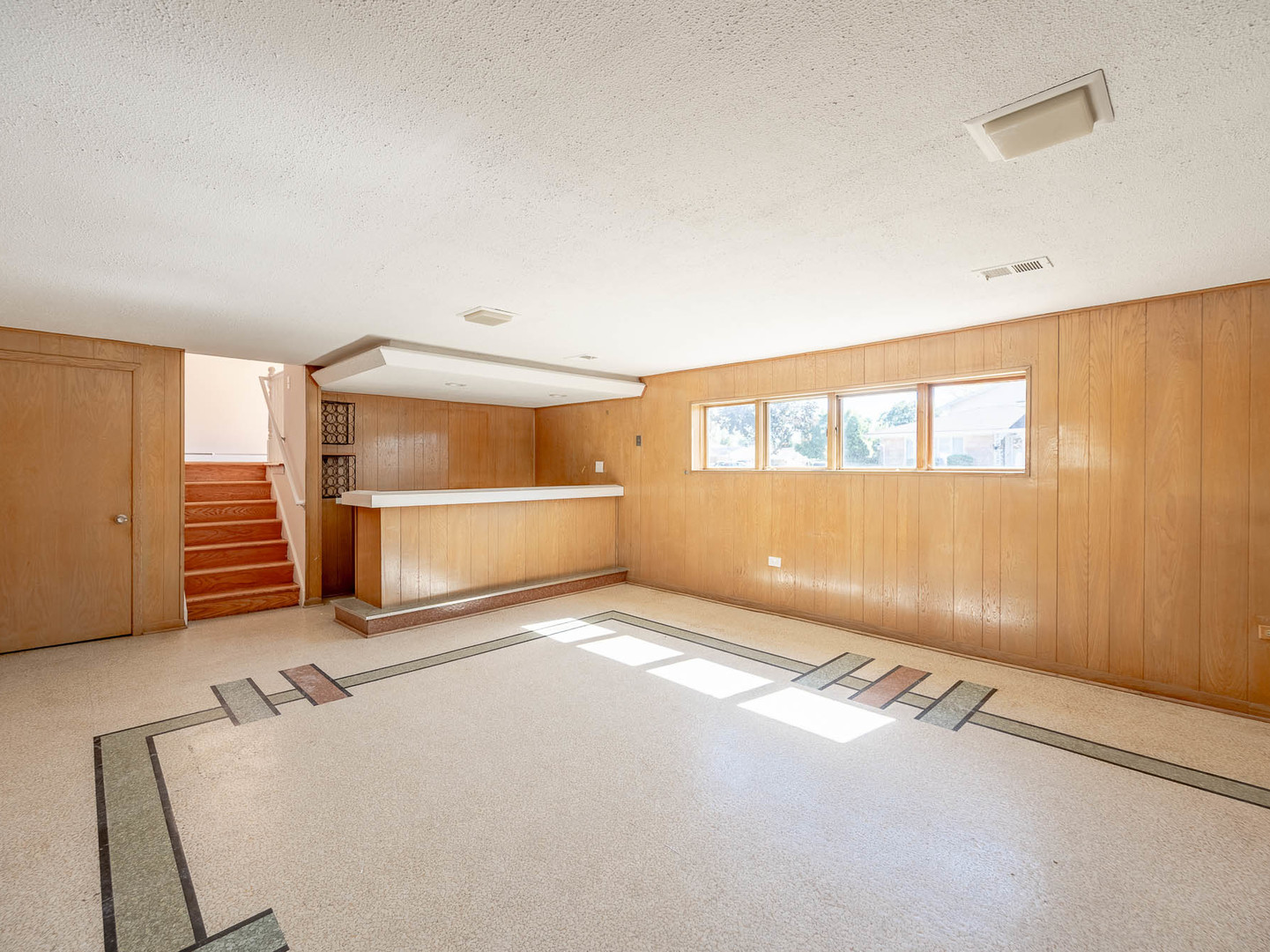 2858 Kensington Avenue - Thumbnail 13