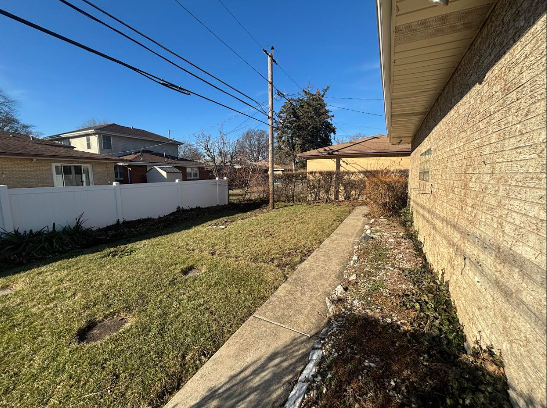 2858 Kensington Avenue - Thumbnail 14