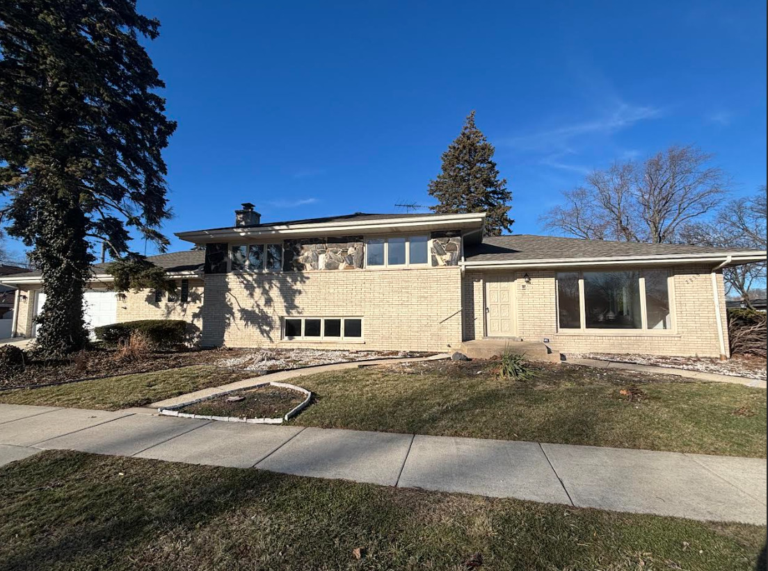 2858 Kensington Avenue - Image 1