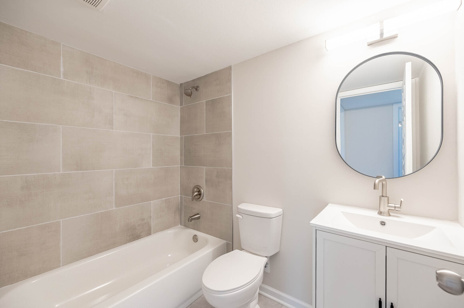 1611 Maple Terrace - Thumbnail 7