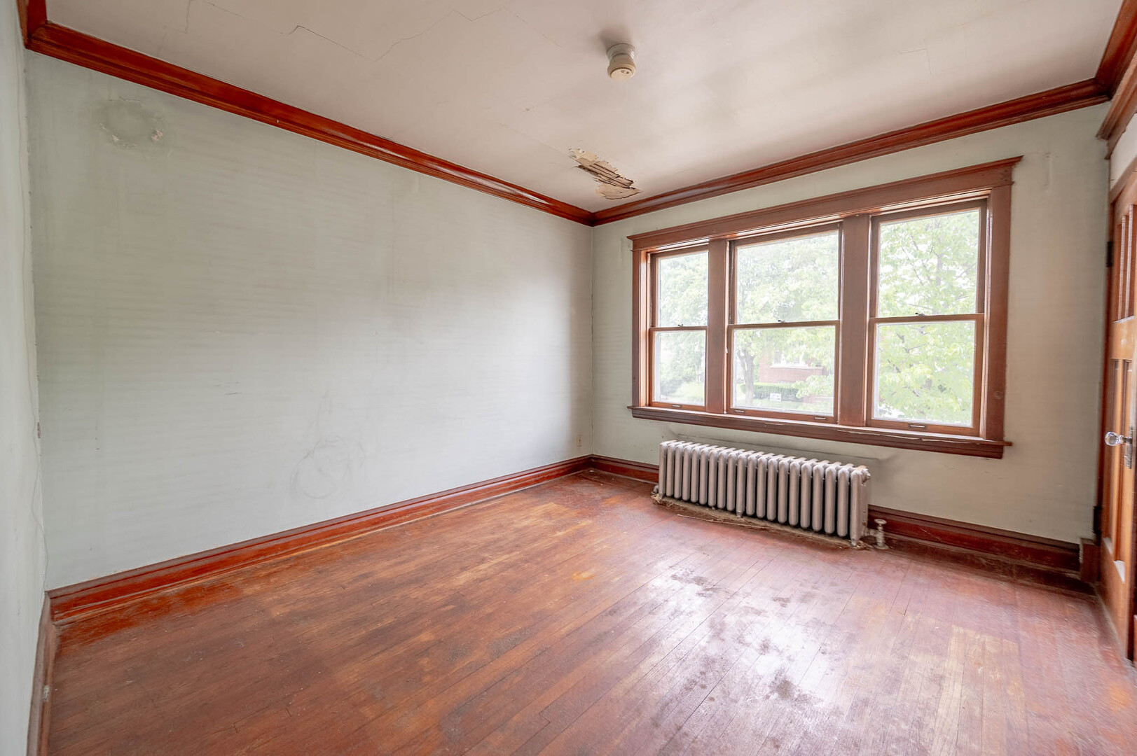 2323 Highland Avenue - Thumbnail 2