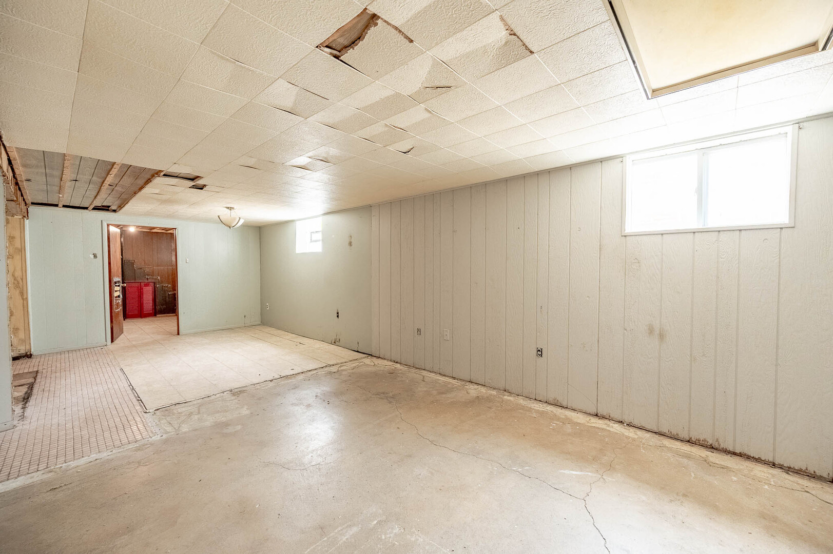 12927 Saginaw Avenue - Thumbnail 9