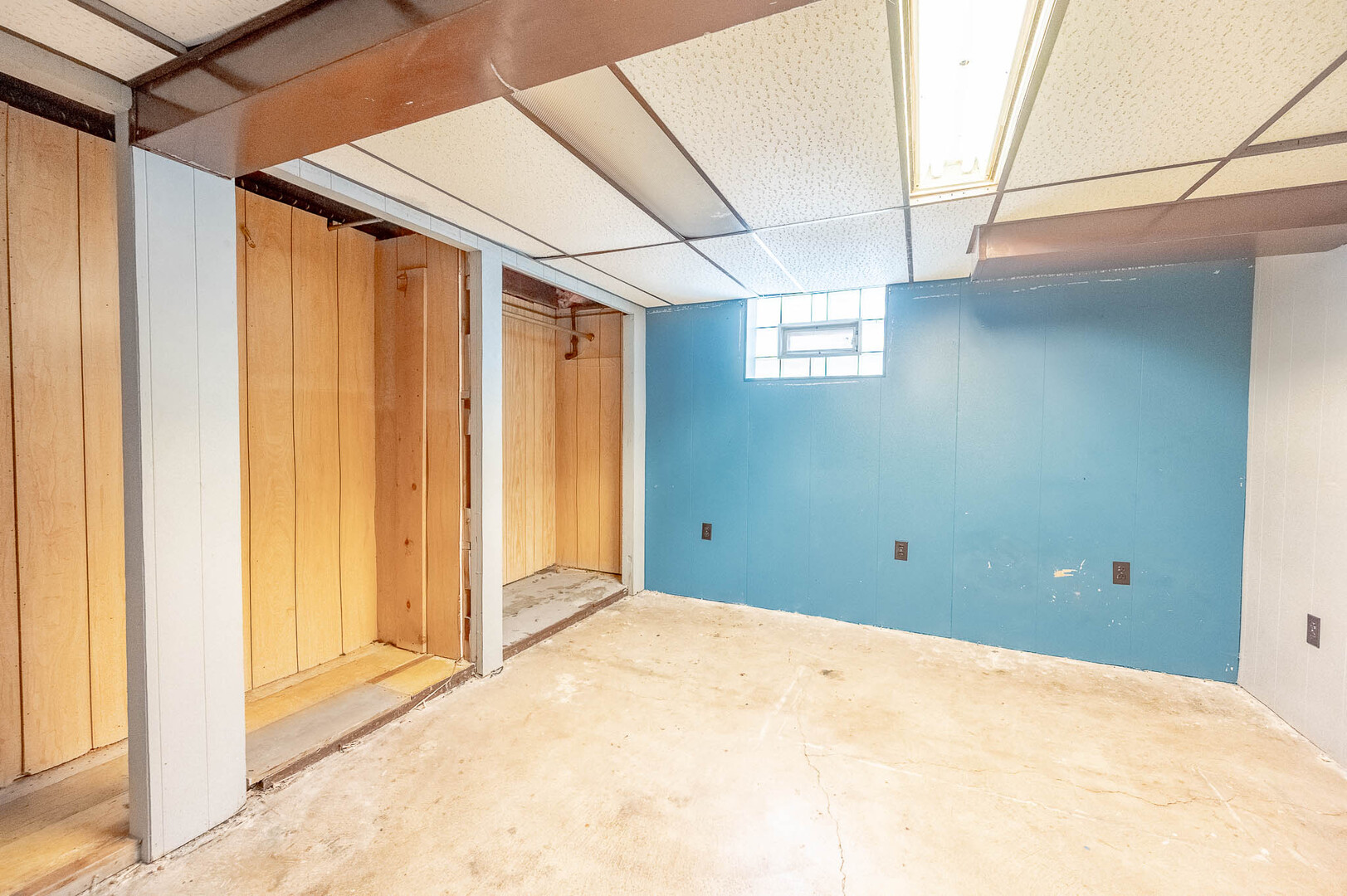 12927 Saginaw Avenue - Thumbnail 8