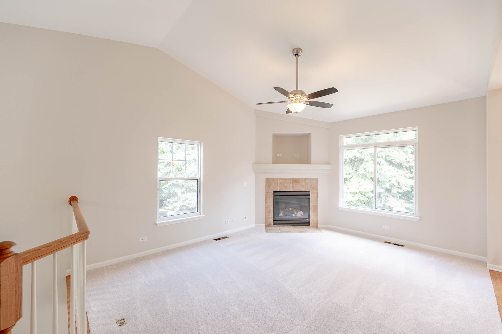 3325 Rosecroft Lane - Thumbnail 2