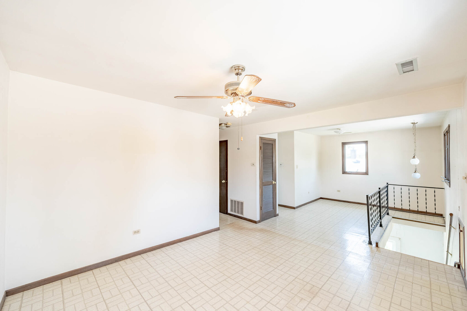 14947 Hamlin Avenue - Thumbnail 10