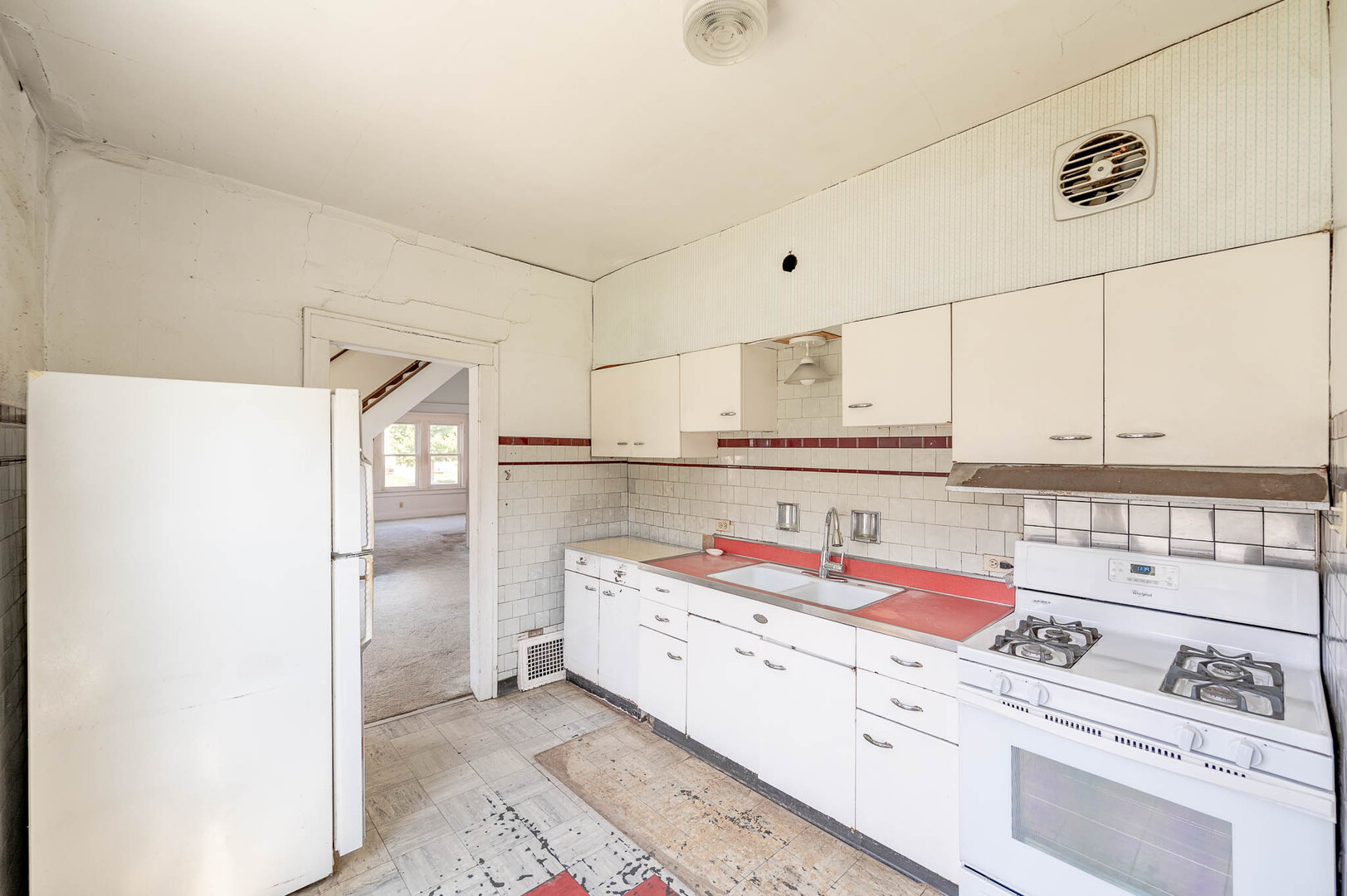 14947 Hamlin Avenue - Thumbnail 5