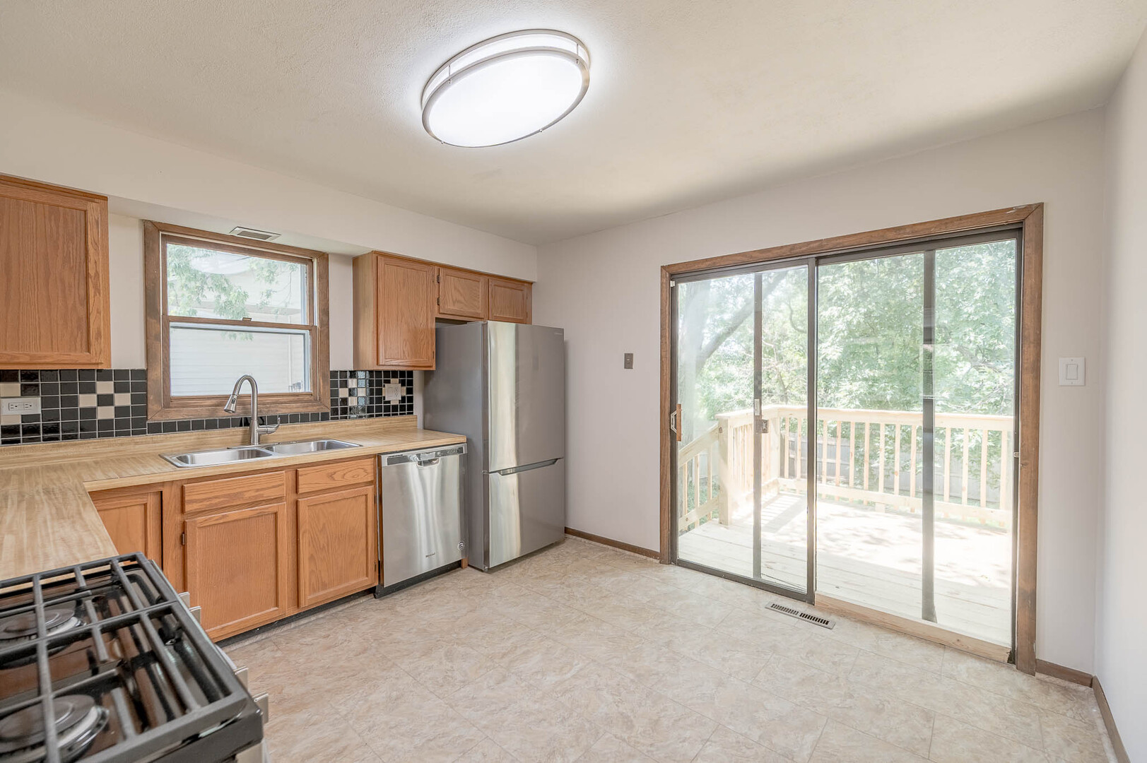 21610 Peterson Avenue - Thumbnail 3