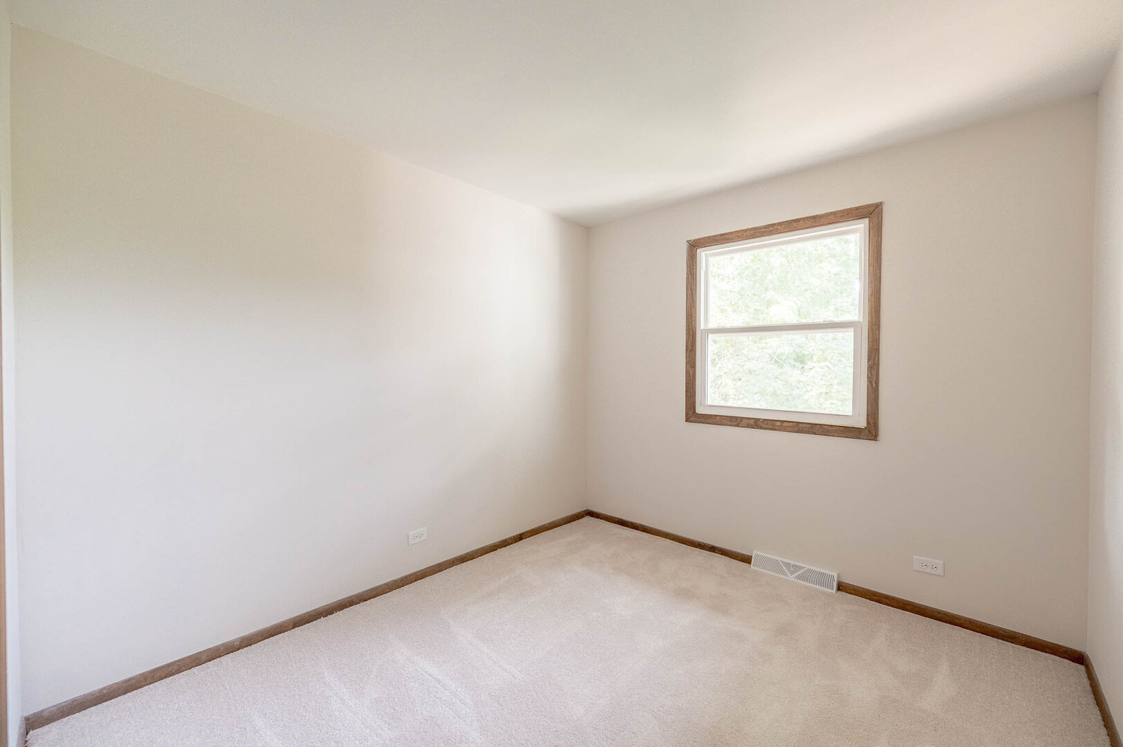 21610 Peterson Avenue - Thumbnail 5